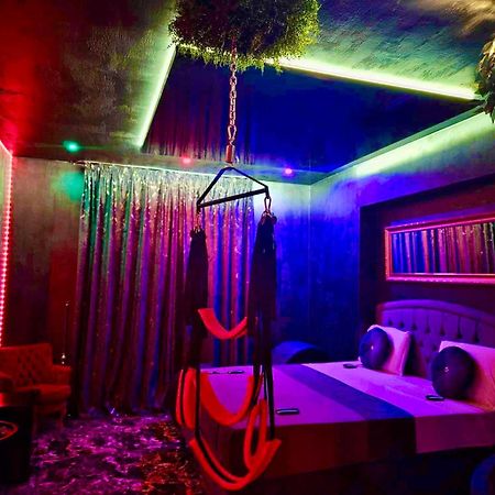 Love Room Bukares Bagian luar foto