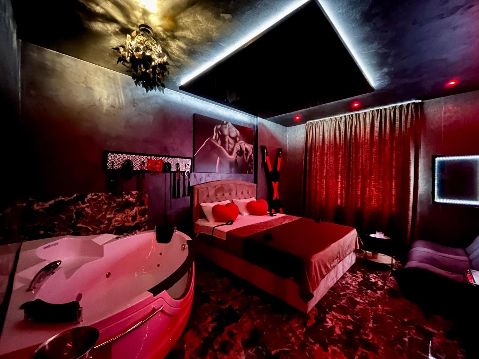 Love Room Bukares Bagian luar foto