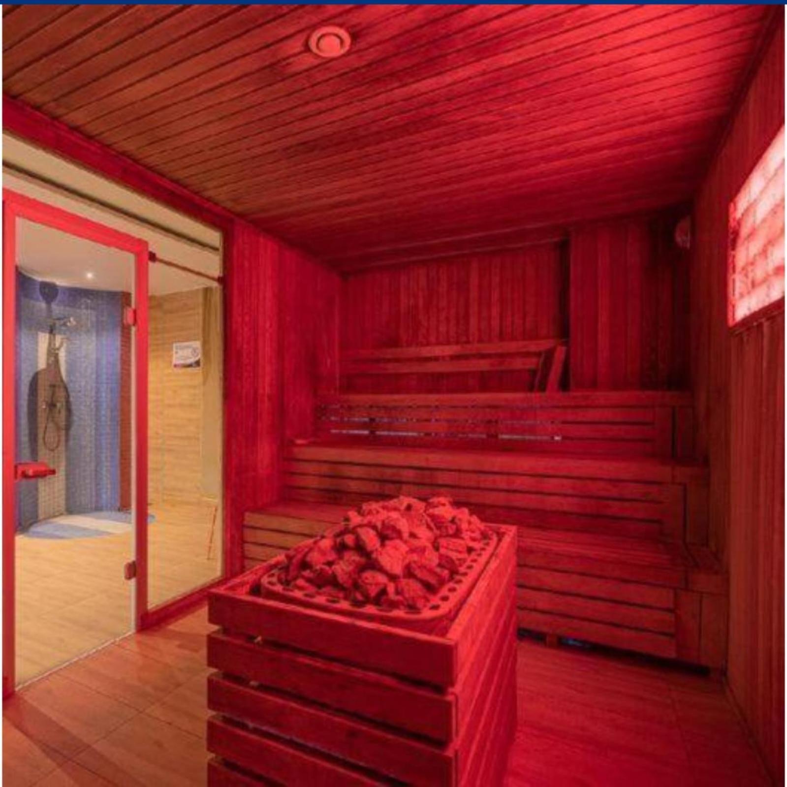 Love Room Bukares Bagian luar foto