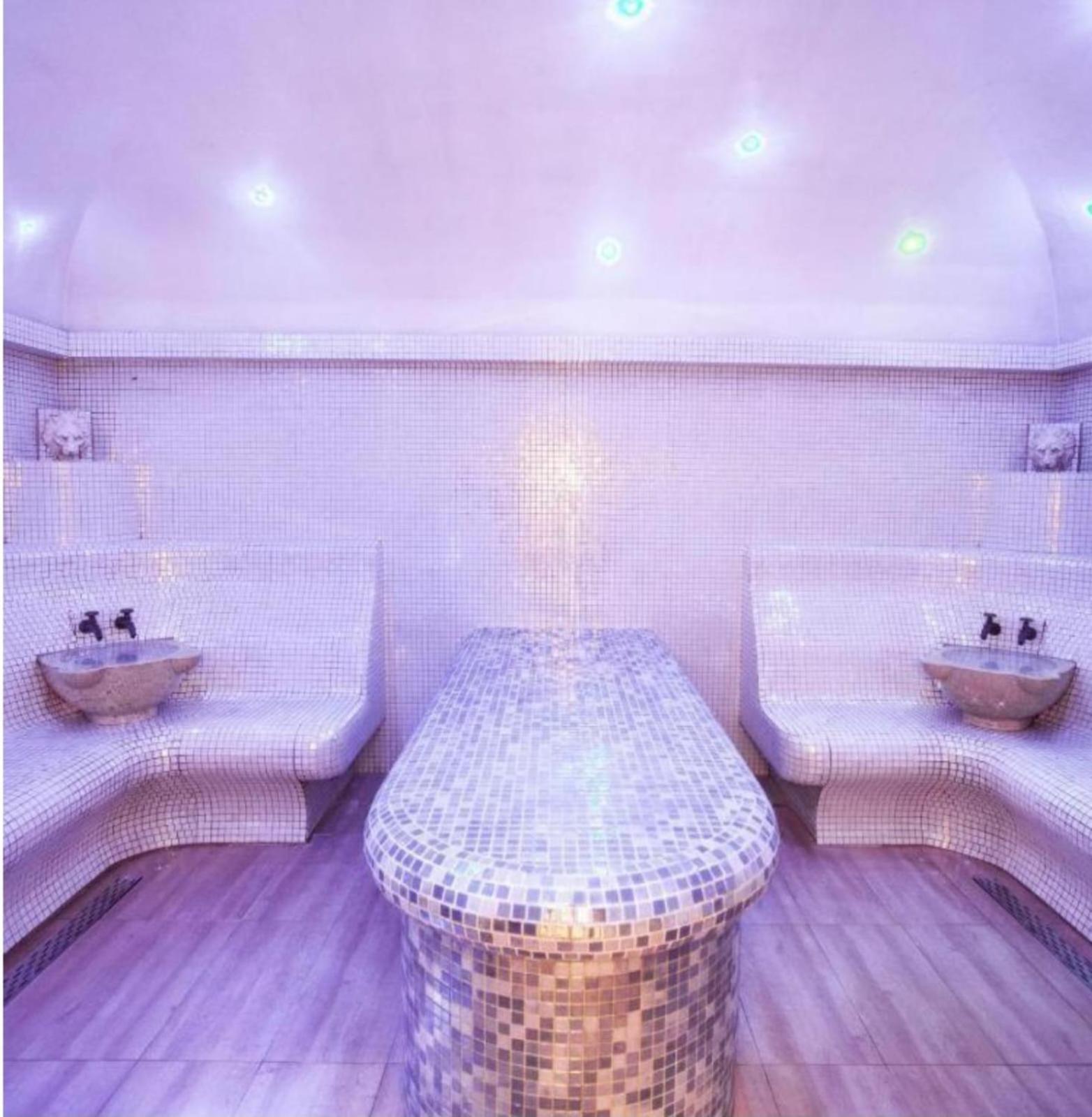 Love Room Bukares Bagian luar foto