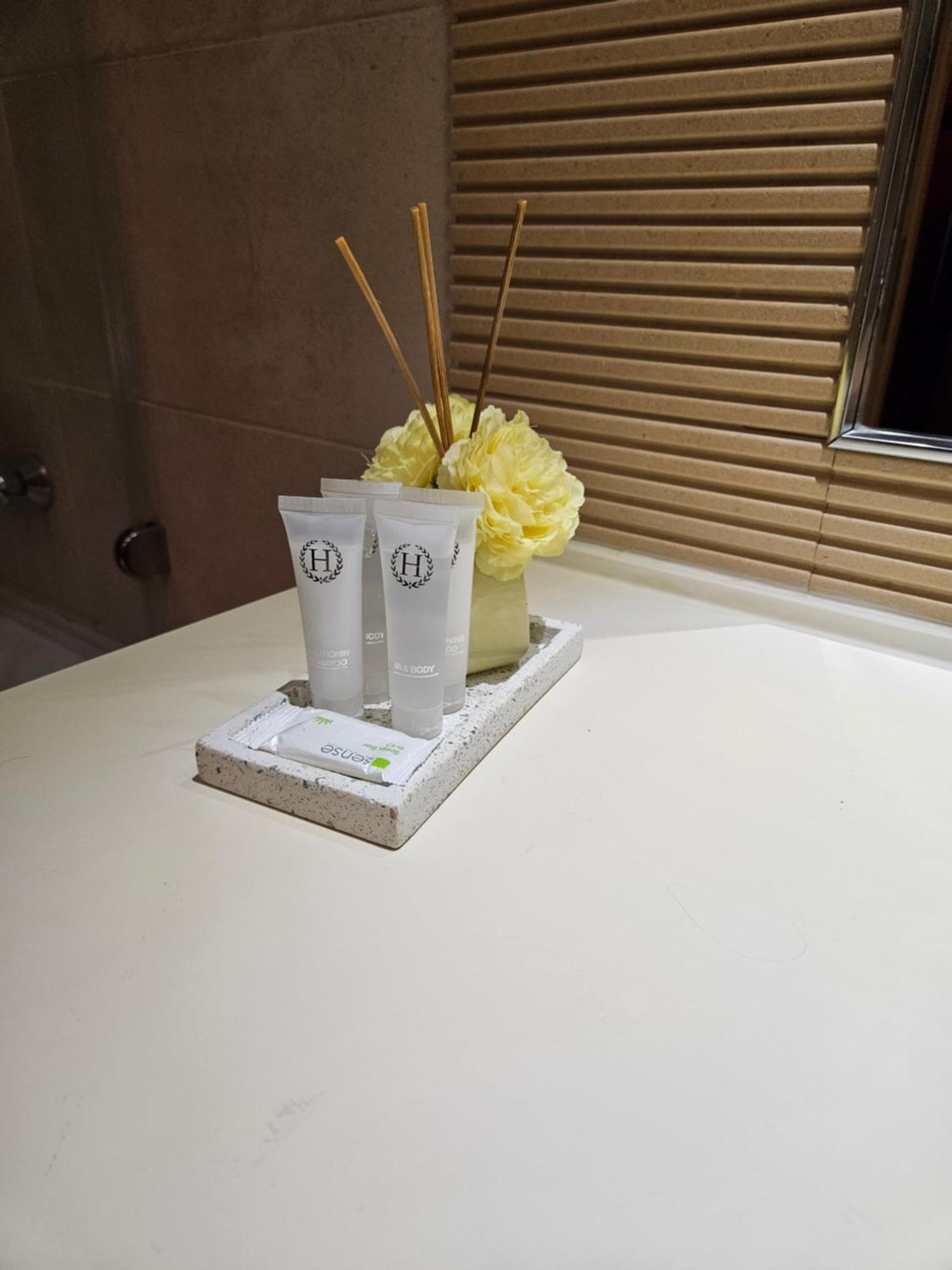 Love Room Bukares Bagian luar foto
